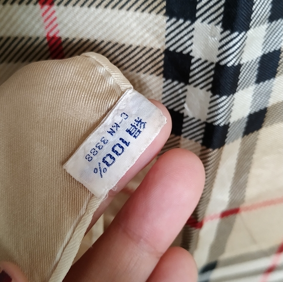 80's/90's Vintage Barberry 100% Silk Scarf - Picture 4 of 10